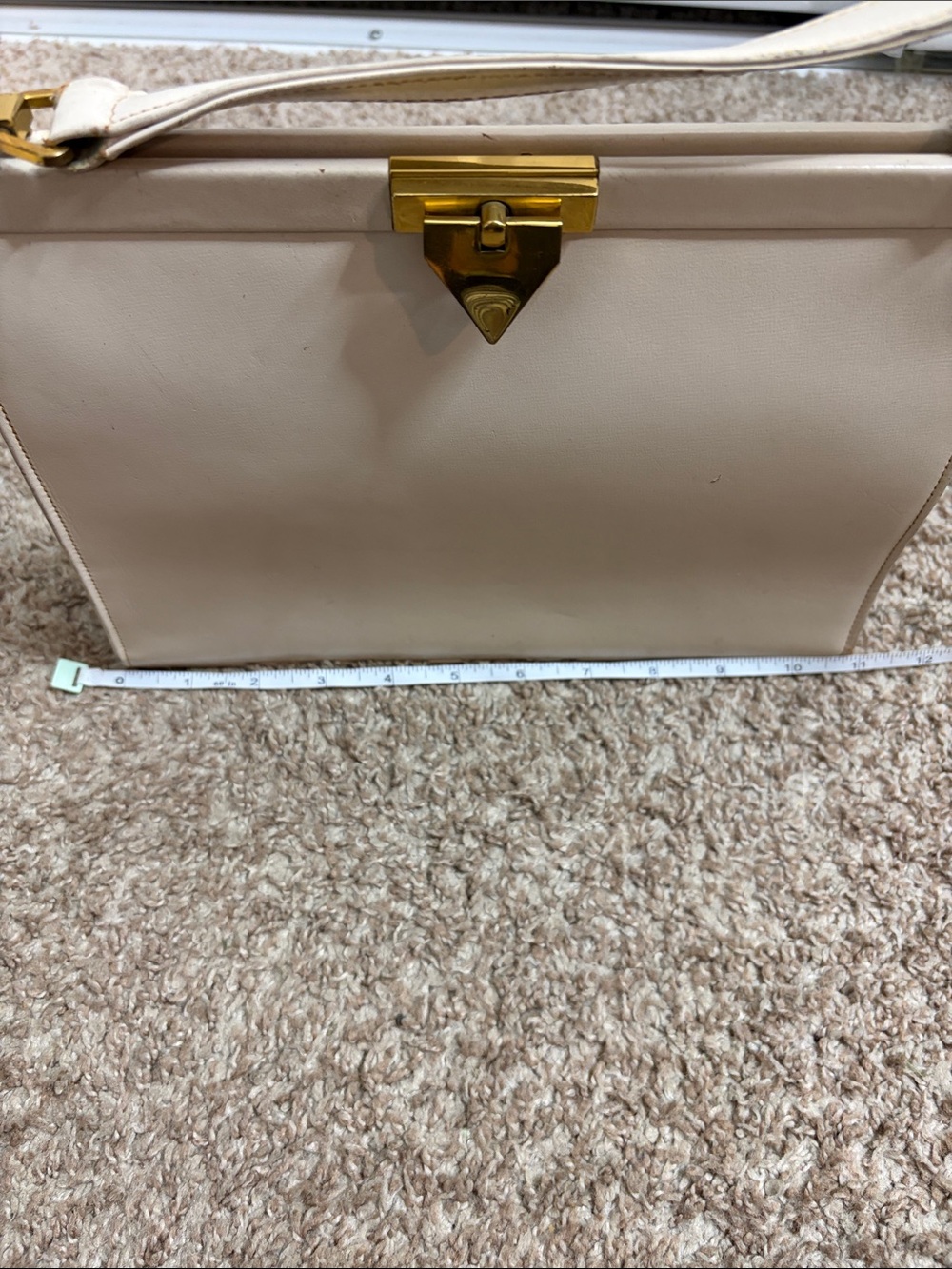 Fassbender Vintage Elegant Cream Top-Handle Handbag with Gold Hardware - Picture 14 of 17